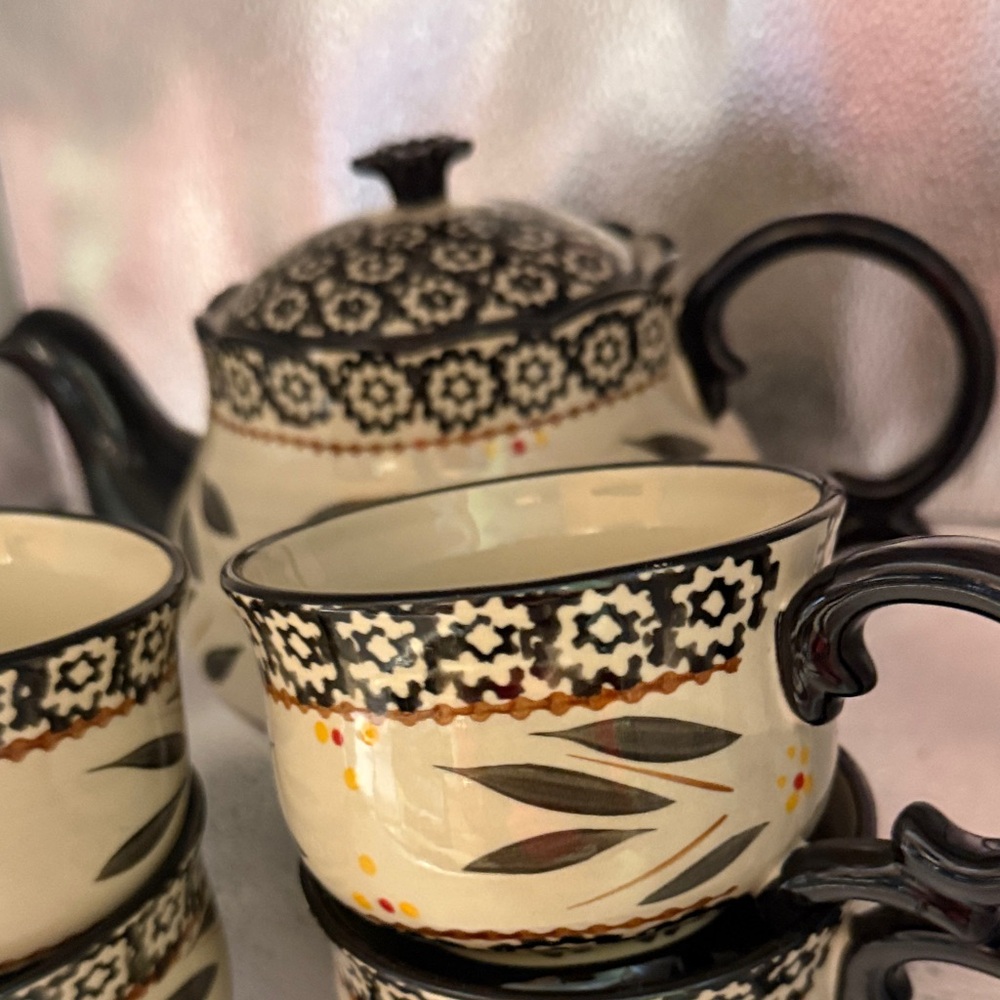 Vintage Temptations Hand Painted Tea Pot and Cups - Picture 9 of 16